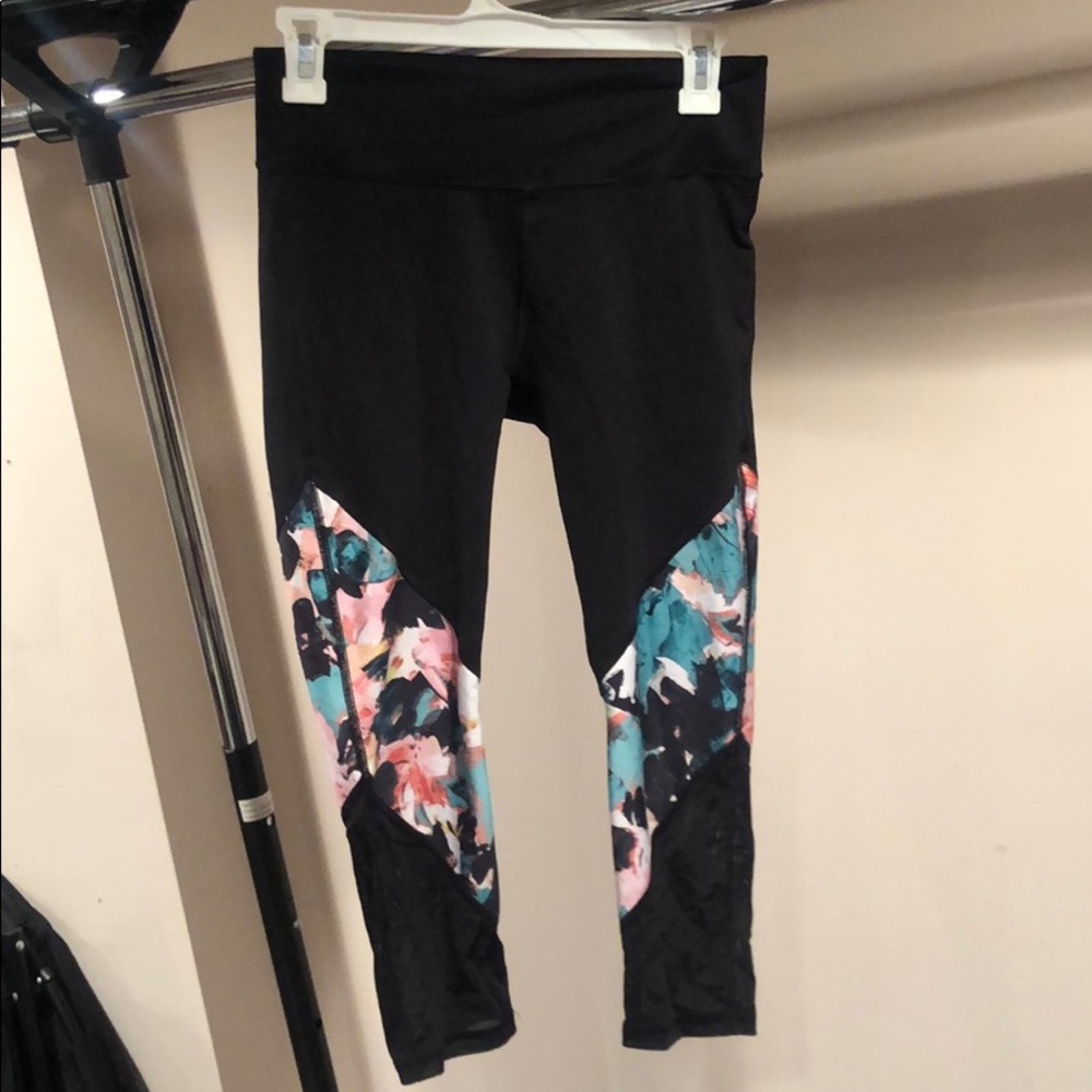 Fabletics Printed Cropped Leggings